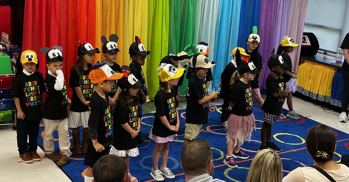 goledgeview's tweet photo. Our kindergarten presentations today were incredible!  Hard to believe they are already going to 1st grade ❤️ #ClarenceProud https://t.co/KpqRqmPZZZ