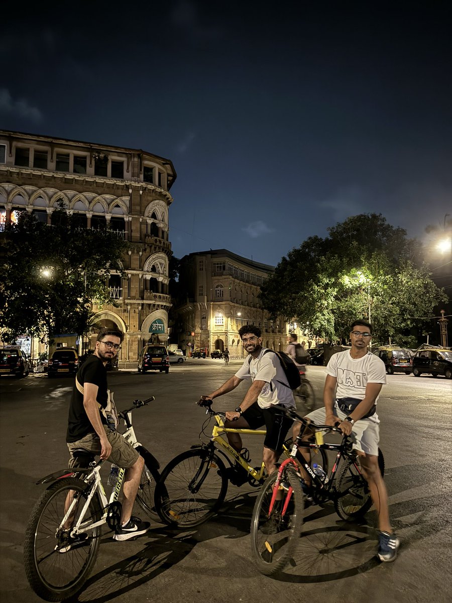 Rohit_sony7's tweet photo. Mumbai mid night cycling went really great😀😀 https://t.co/wW49dOkQ5k