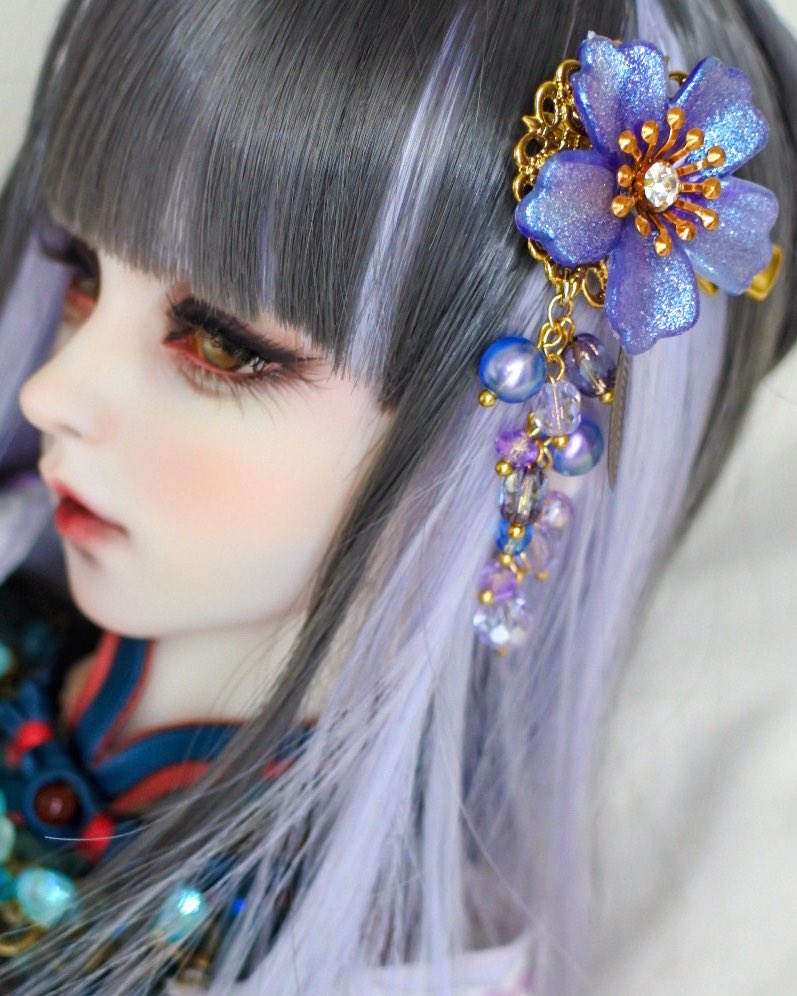 初めてお出かけのうちのお嬢✌️

laさんに作って頂いたアクセサリーで一気に華やかになりました〜❣️🥰

司香の持っているお洋服に合わせて作ってくださったので、トータルコーディネートバランスいい😍

アクセサリーが尊過ぎる💎😋💎

#angellstudio 
#la_bijou