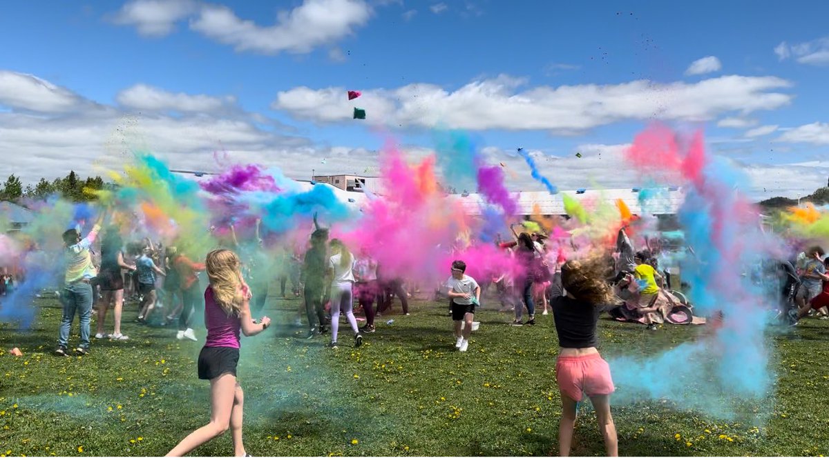lees3111's tweet photo. “We are a part of a community, our strength is our diversity.” @LakeheadSchools https://t.co/HPjKJi4Tae
