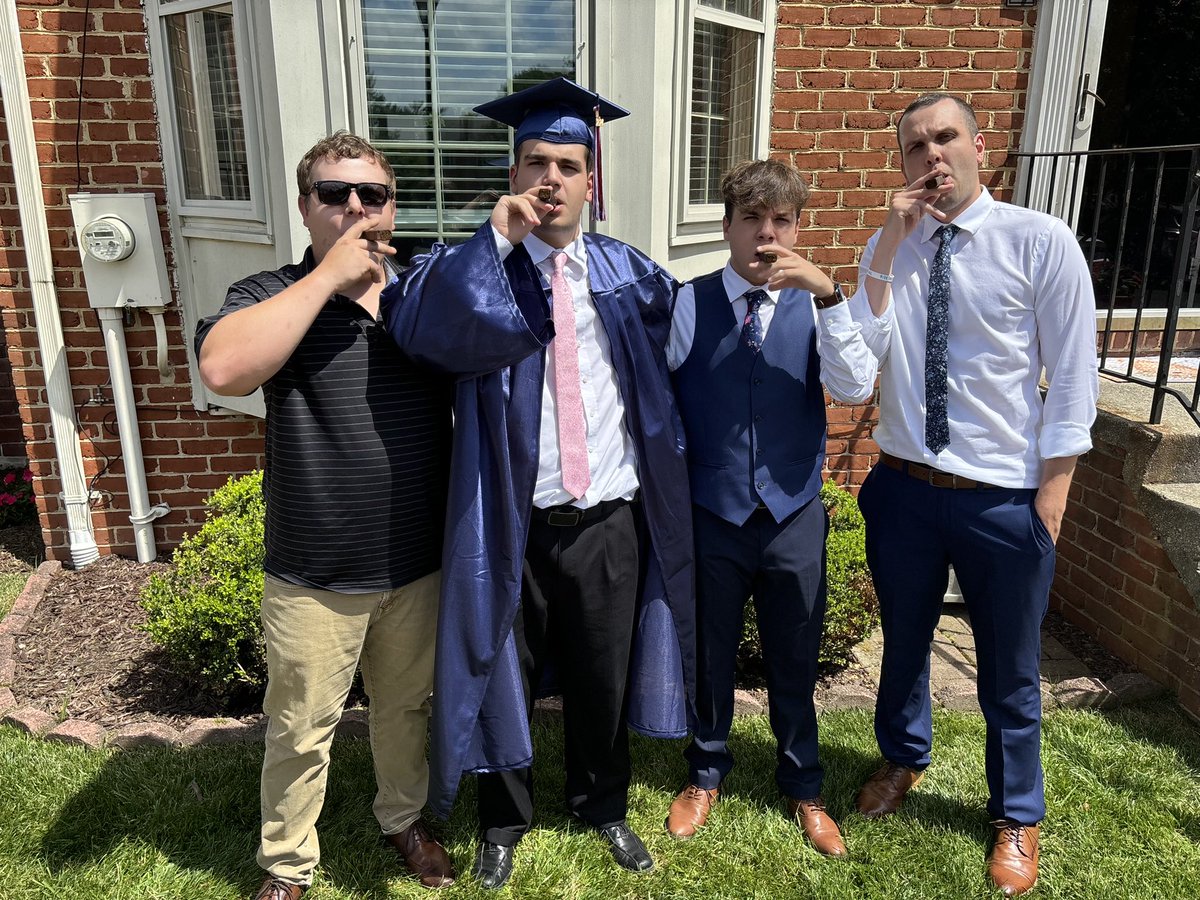 yourmainmandev's tweet photo. Did somebody say summer? Kicking it off with some fun, this is only the beginning! 

On a side note, congrats to my boy @itskingofcubs on graduating today. Keep up the hard work and dedication, I’m proud of you homie❤️ https://t.co/4Hk3LxcIp0