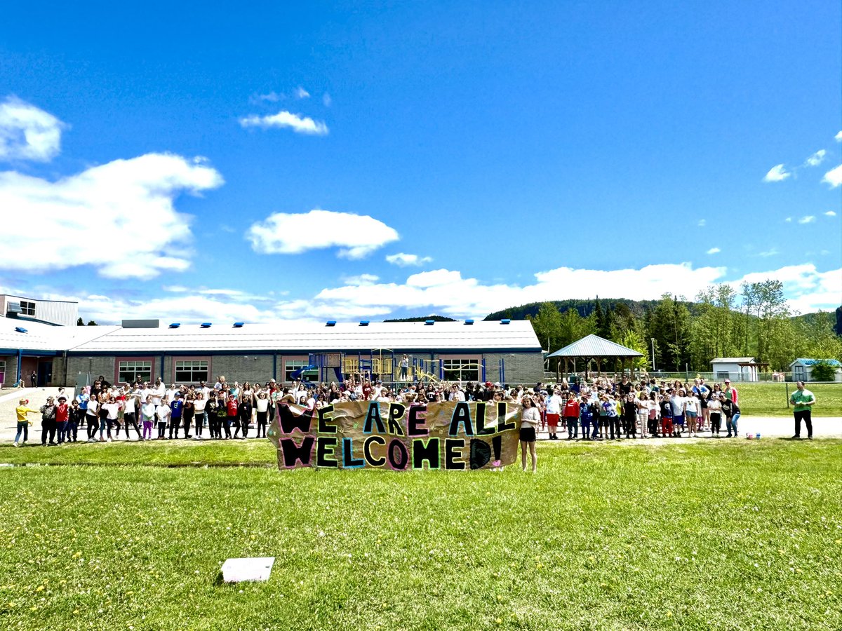 lees3111's tweet photo. . If we all work together, we WILL continue to be able to make a stronger difference, a more welcoming difference, and a community where we all learn, work and grow together. @LakeheadSchools https://t.co/dzPOdR8CM2