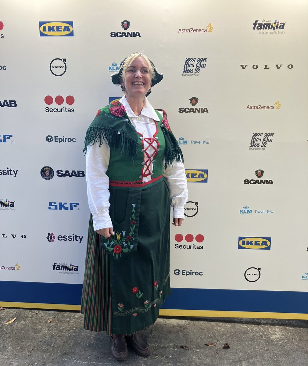 MariacSuecia's tweet photo. Un Día Nacional🇸🇪 inolvidable. Gracias 🇨🇴 por 150 años de #LaHistoriaQueEscribimosJuntos. Seguiremos trabajando por la igualdad, la democracia, la paz y los DDHH. Seguiremos hablando de libertad de prensa, innovación sostenible y trabajo en equipo. ¡Somos su Socio Sostenible! https://t.co/I8uvHSltI1