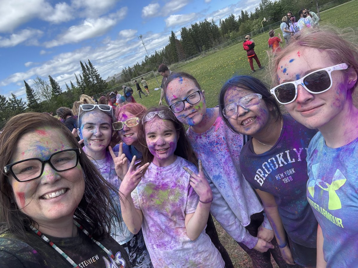 lees3111's tweet photo. “No matter how you start your day, what you wear, or how you play. All are welcome here.@LakeheadSchools https://t.co/dgfwzb1gTV