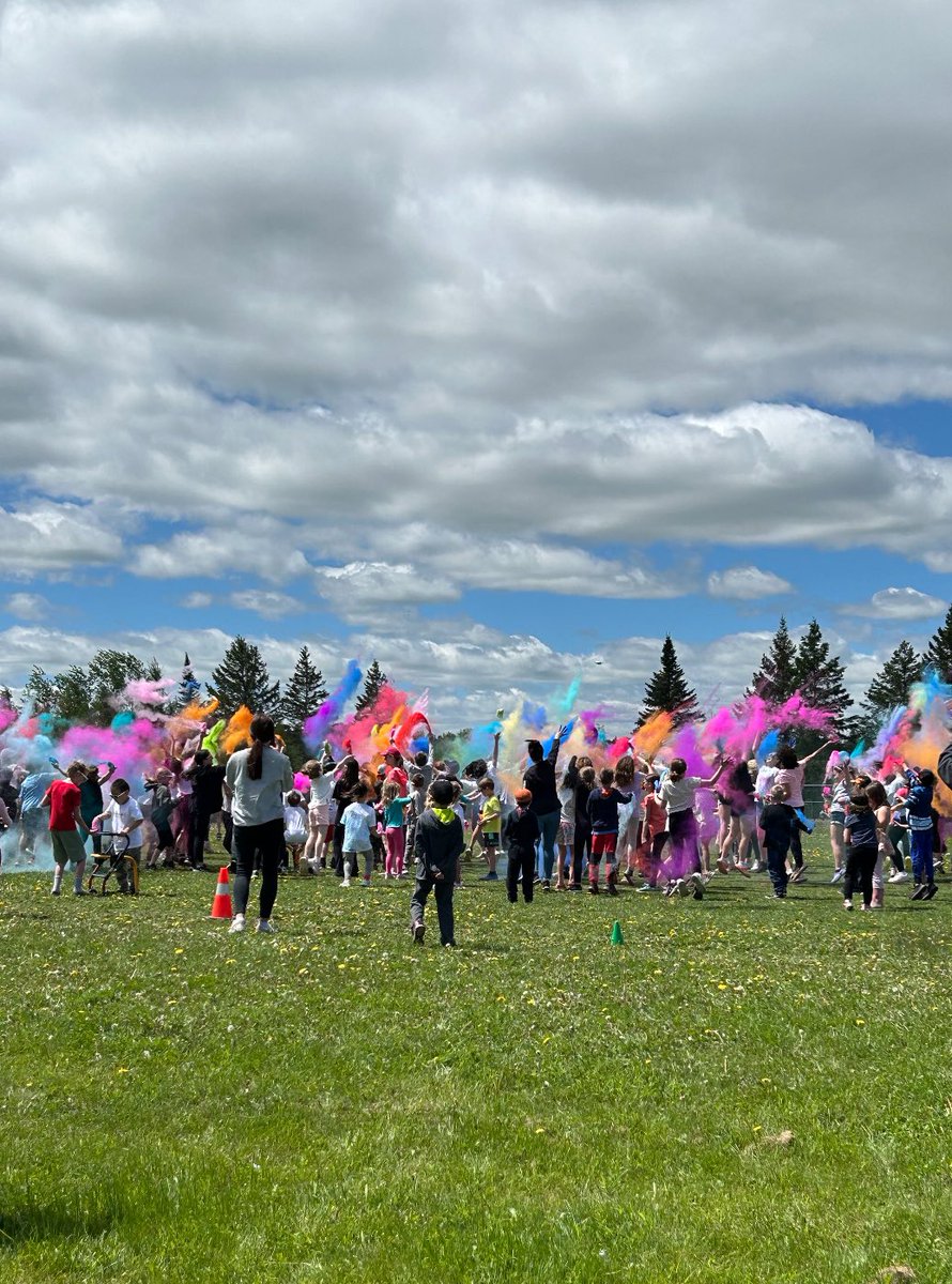 lees3111's tweet photo. “No matter how you start your day, what you wear, or how you play. All are welcome here.@LakeheadSchools https://t.co/dgfwzb1gTV