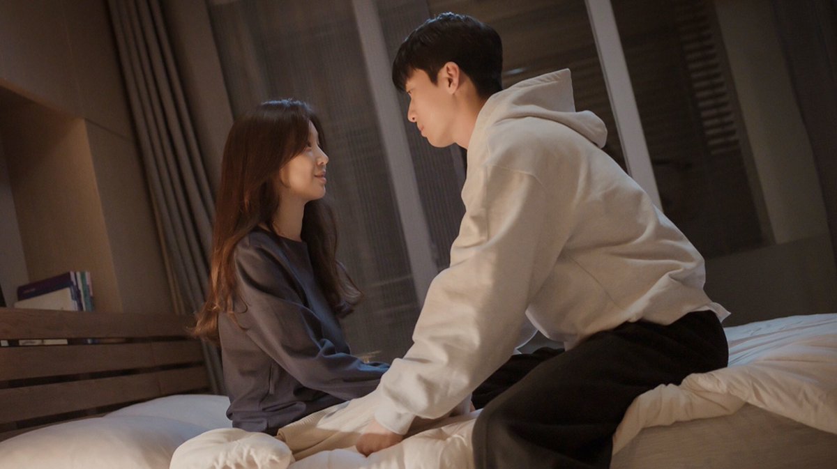 D0HYUNSOO's tweet photo. i’m sorry for the person i’ll become after today’s episode #TheMidnightRomanceinHagwon https://t.co/27Nbraq1jH
