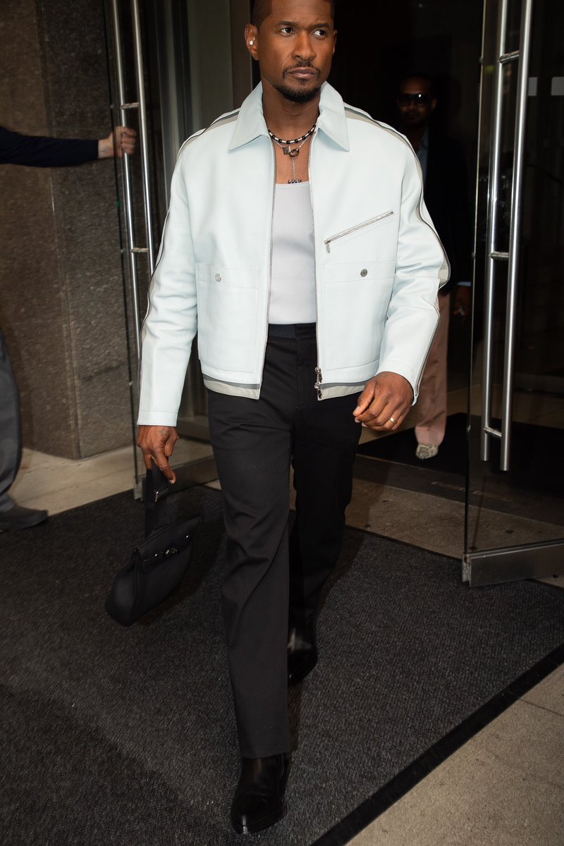 Usher Raymond IV tweet media