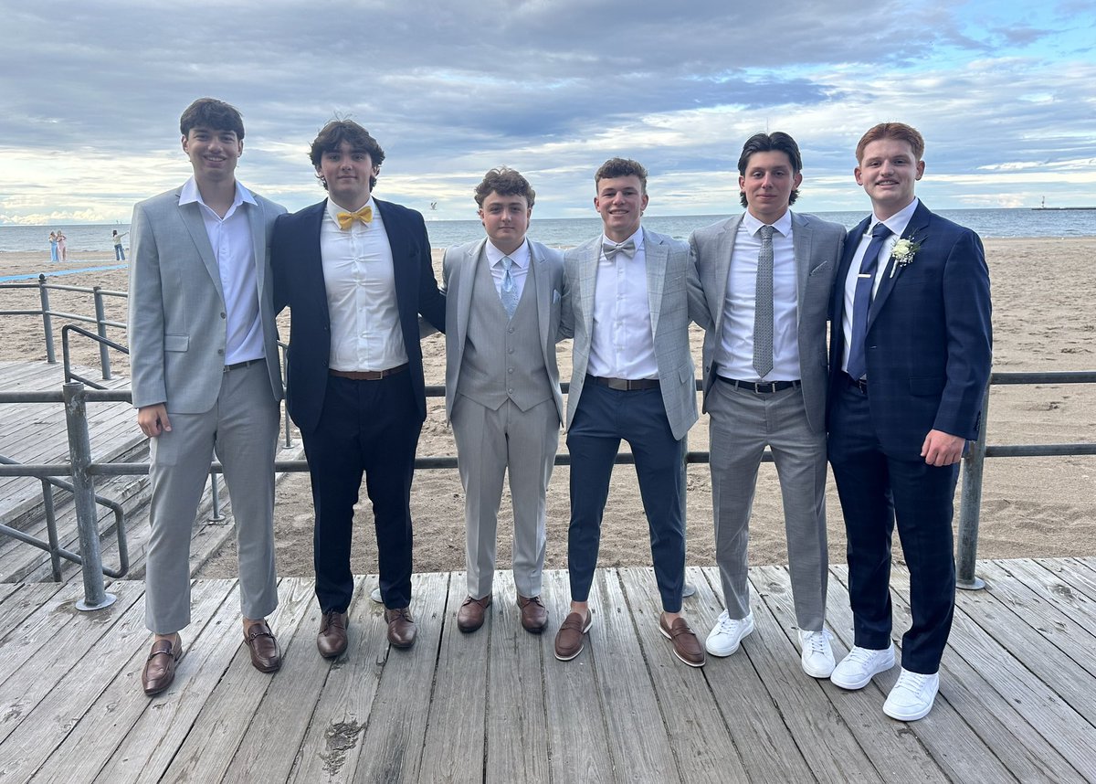 Our senior men showing out at senior ball 🏀✈️🏀✈️… #Sharp #Fly #SchroederHoops