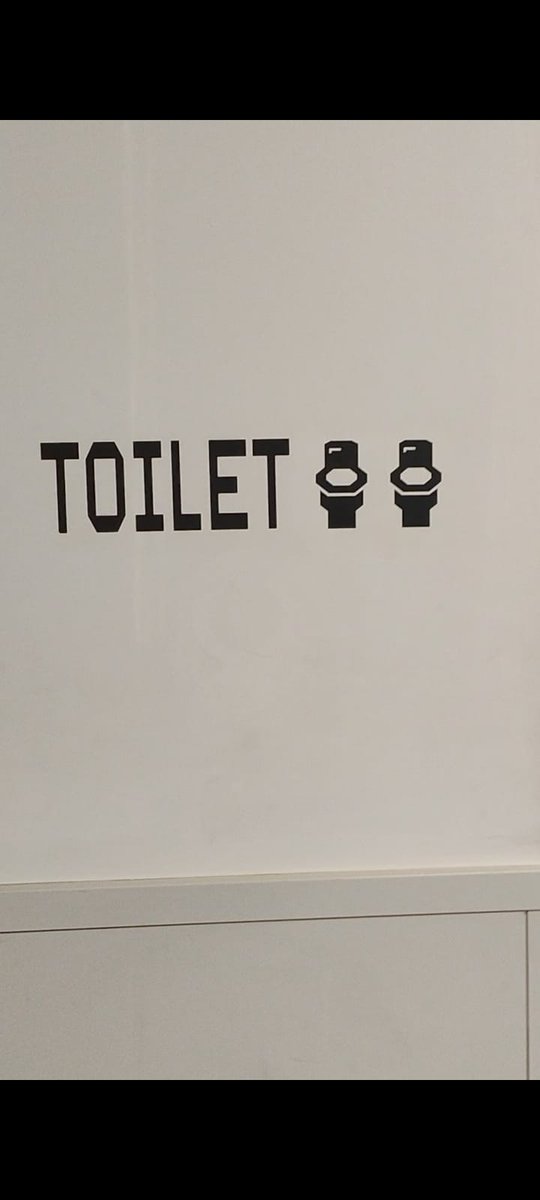 Librarian tweet media