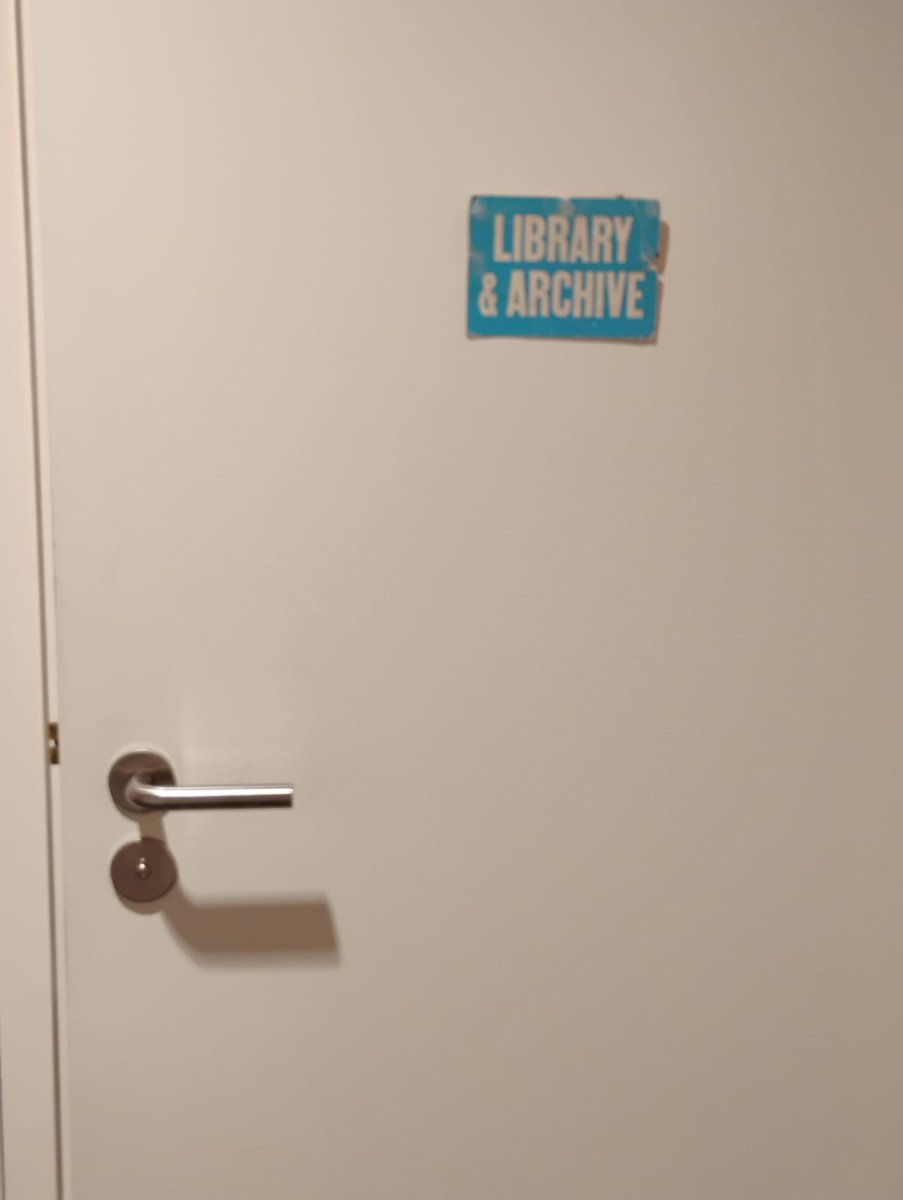 Librarian tweet media