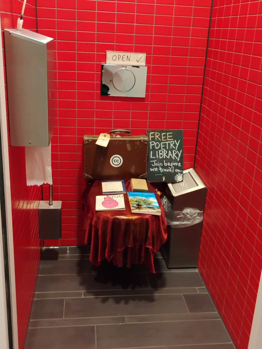 Librarian tweet media