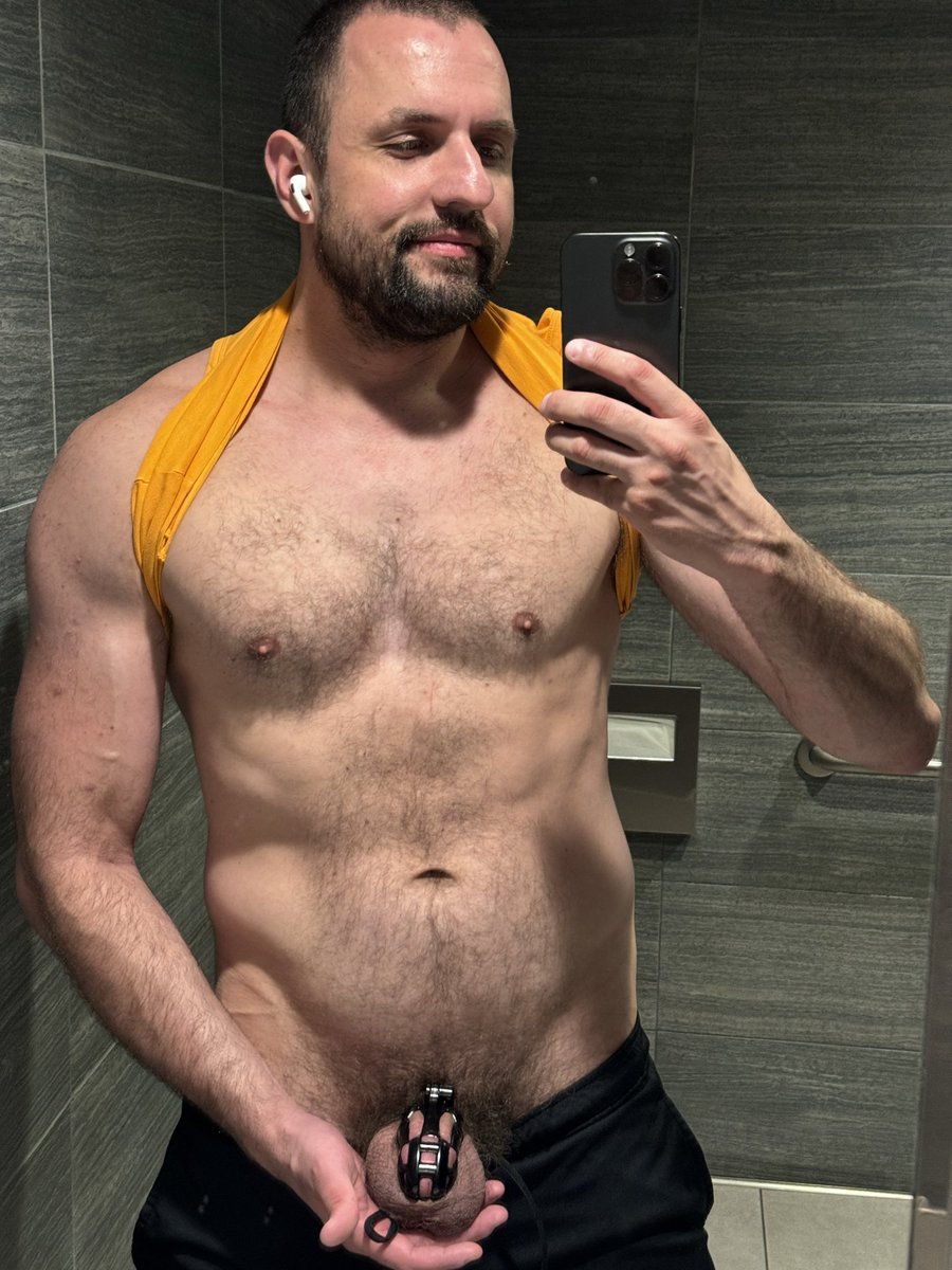 austen_jakobs's tweet photo. Love those full balls. Almost to two weeks! https://t.co/aWbxMCXvyO