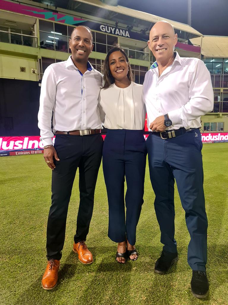 Half of the commentary team tonight here at the National Stadium in Guyana for clash NZ vs <a href="/ACBofficials/">Afghanistan Cricket Board</a> with <a href="/KassNaidoo/">Kass Naidoo</a> and <a href="/SteelyDan66/">Danny Morrison</a>