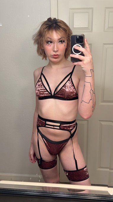 which is best to cum on, mouth or ass? 👅🍑 https://t.co/4DtQNIs1Sz