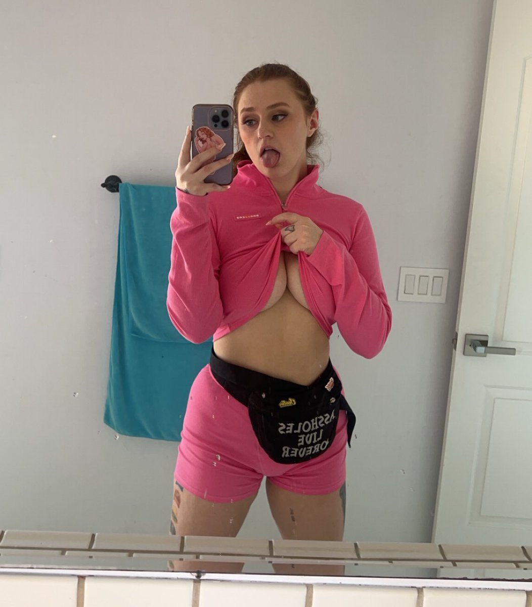 MCanssandra's tweet photo. Only slept two hours last night but when an opportunity arises I just gotta take it. The things I do for the fans 😂🙈 https://t.co/4gXK2RIAnQ