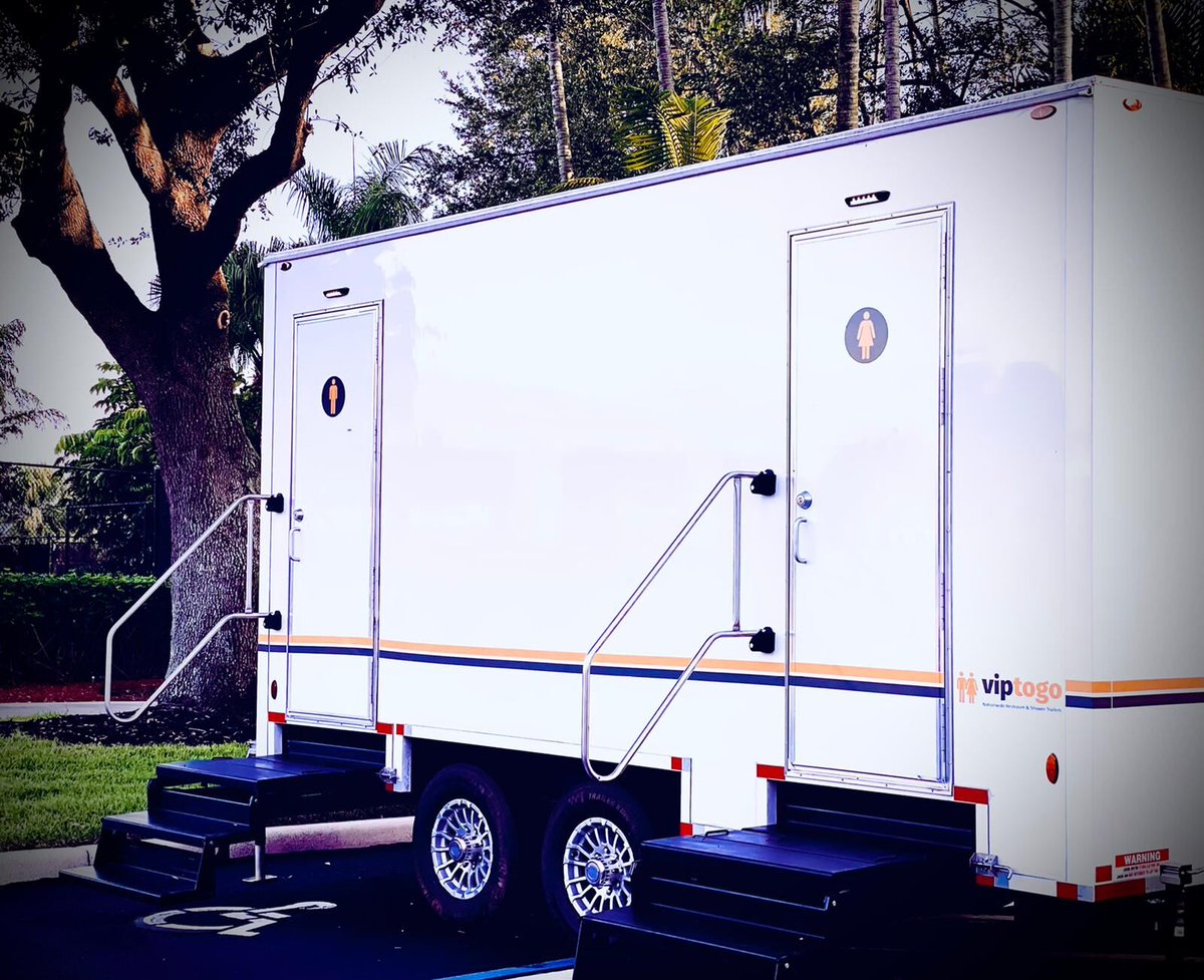 viptogo's tweet image. 🎓 Celebrate graduation in style with our high-end restroom trailers. Book now for next year's graduation parties and ensure guest comfort. 🎉 #GraduationLuxury #EventRestrooms #VIPTogo