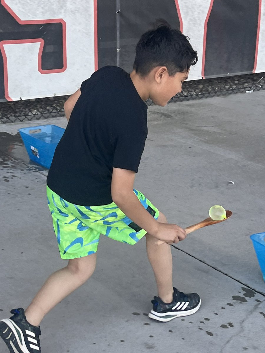 trishacupp's tweet photo. Summer school boring? Not in Ferris! Week 1 wrap-up: students growing their reading, writing, math skills, learning guitar, STEM, dance, sport skills and drills, and outdoor learning. They took a field trip, then ended the week with a water day. 3 more to go #teacherdedication https://t.co/6KLuJYpBty