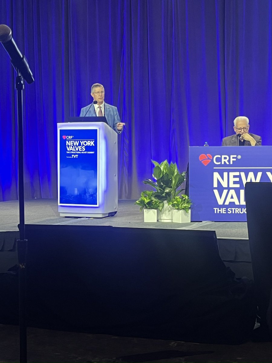 Fantastic research and presentation by <a href="/StevenYakubov/">Steven Yakubov</a> on 5 year bioprosthetic valve performance at #NewYorkHeartvalve