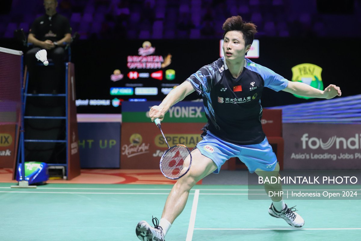 BadmintonTalk's tweet photo. Sabar/Reza jadi wakil Indonesia satu2nya yang akan berlaga di semifinal Indonesia Open 2024 hari ini. Ikutin keseruan love report Badmintalk hanya di Glance Lock Screen @glancescreenid atau di app-nya Roposo

https://t.co/KE7wlGO3Su https://t.co/ZjxHZA0Kss