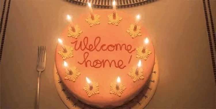 RelatocuriosoK's tweet photo. Los grafólogos pueden decir mucho sobre la forma en que se glaseó el pastel en 'Coraline'

En Coraline , el pastel de “bienvenida a casa” presenta un doble bucle en la O. Se sabe que un doble bucle en una O minúscula significa que la persona que lo escribió está mintiendo. Sólo hay un bucle doble, lo que significa que es bienvenida pero no está en casa.