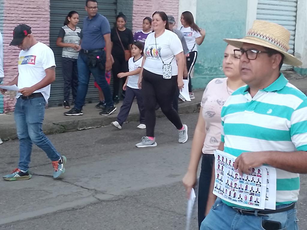 Estamos trabajando por el cambio de rumbo y una Venezuela mejor para todos ..
Día a Dia llevamos el mensaje de esperanza .
<a href="/MariaCorinaYA/">María Corina Machado</a> 
<a href="/octavioortag/">Octavio Orta González</a> 
<a href="/noticiasdeloco/">Noticias Del Orituco</a>