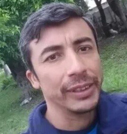 desaparecidaorg's tweet photo. Marisel Fernández tenía 22 años y su hermana Aitana tenía 9. LAS MATARON !!! en Corrientes, el femicida Arturo Villalba ahorcó a la niña con el cinto de su guardapolvos y apuñaló a la hermana con un machete. Está prófugo. Basta de femicidios!! #Justicia QEPD Marisel y Aitana😔💜 https://t.co/l1mMmOmLwX