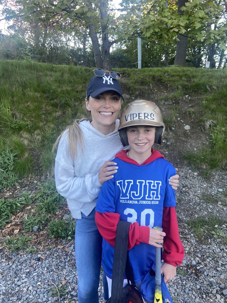 A beautiful evening for a game of ball! Happy to snag a pic with tonight’s #POG 🥇 ⚾️ <a href="/VillanovaSchool/">Villanova Jr. High</a> <a href="/VJH_PE/">VJH_PE</a>