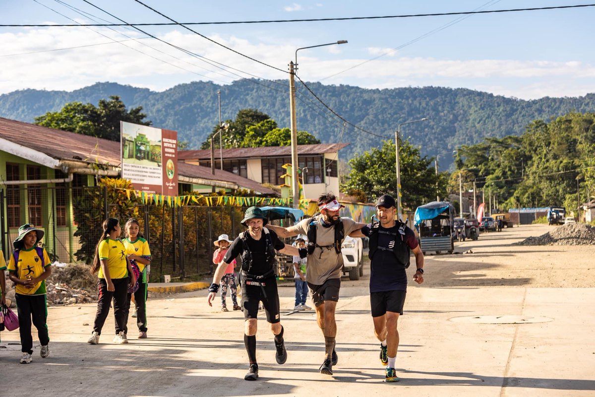 KillieFCSLO's tweet photo. What a phenomenal performance by @KilmarnockFC Hall of Famer @ReillyMavis1 to finish 3rd in the Amazon Jungle Ultra in Peru! 👏🏻👏🏻💙🤍 Next year…Roon the Toon? 🤔🤷♂️
#ReverseRett https://t.co/RRPG9kcpp8