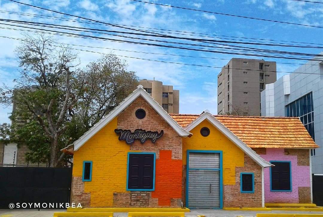 soytuventana's tweet photo. Colores, en Maracaibo...
#Maracaibo #MaracaiboCity #HornoCity #ColoresDeMaracaibo #CasasDeMaracaibo #SoyMonikBea
📸 @soymonikbea https://t.co/6Bm4OwsyYP