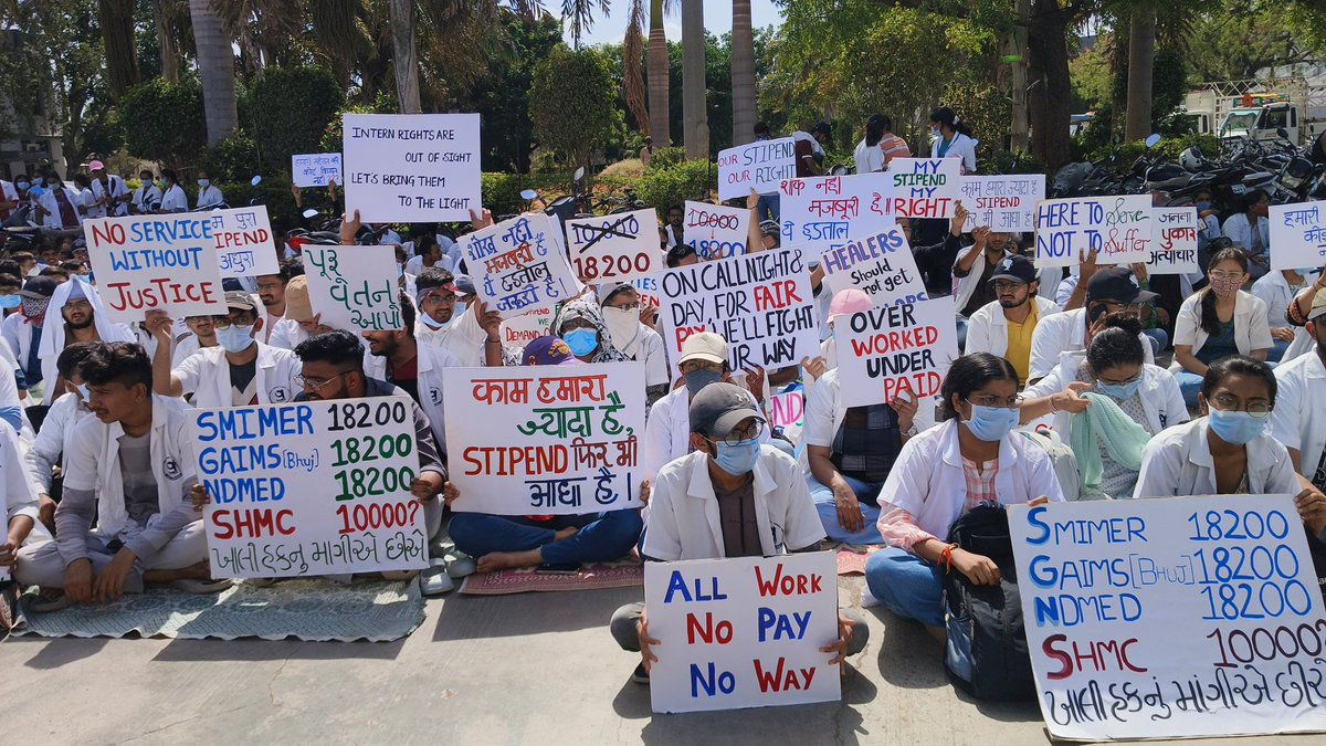 GotiHimani17416's tweet photo. We want justice 
@CMOGuj 
@PMOIndia 
@NMC_IND 
@MoHFW_INDIA https://t.co/uAzal3My2u