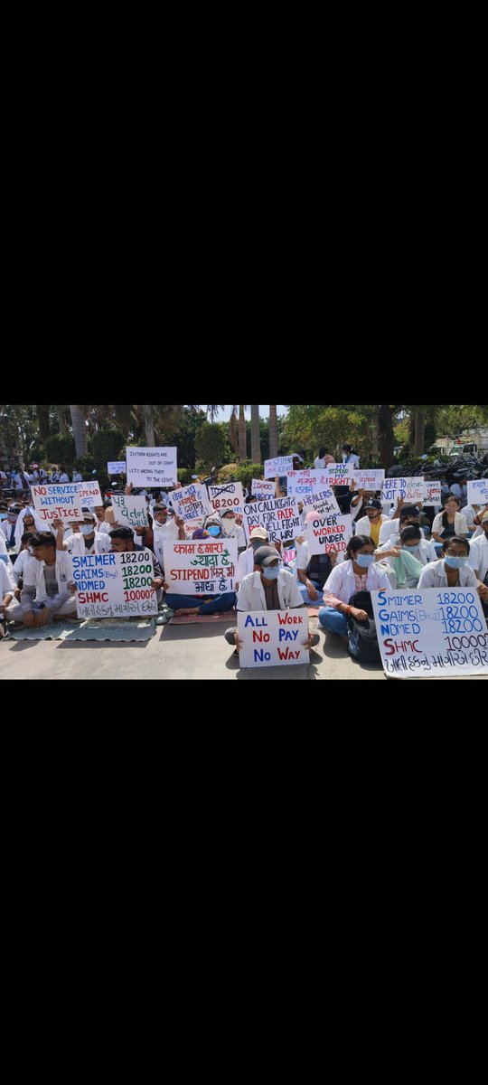 raj_lunagariya7's tweet photo. Strike day-6 of intern doctors of shantabaa medical college, Amreli, Gujrat  for fair stipend as govt rule ( Rs 18200 per month ) and no any action taken by shameless management 
#ShantabaaInterns
#ShantabaaNeedJustice
#MedX  
@CMOGuj 
@official_aimsa  
@NMC_IND
@autopsy_surgeon https://t.co/MXEhggGHjs