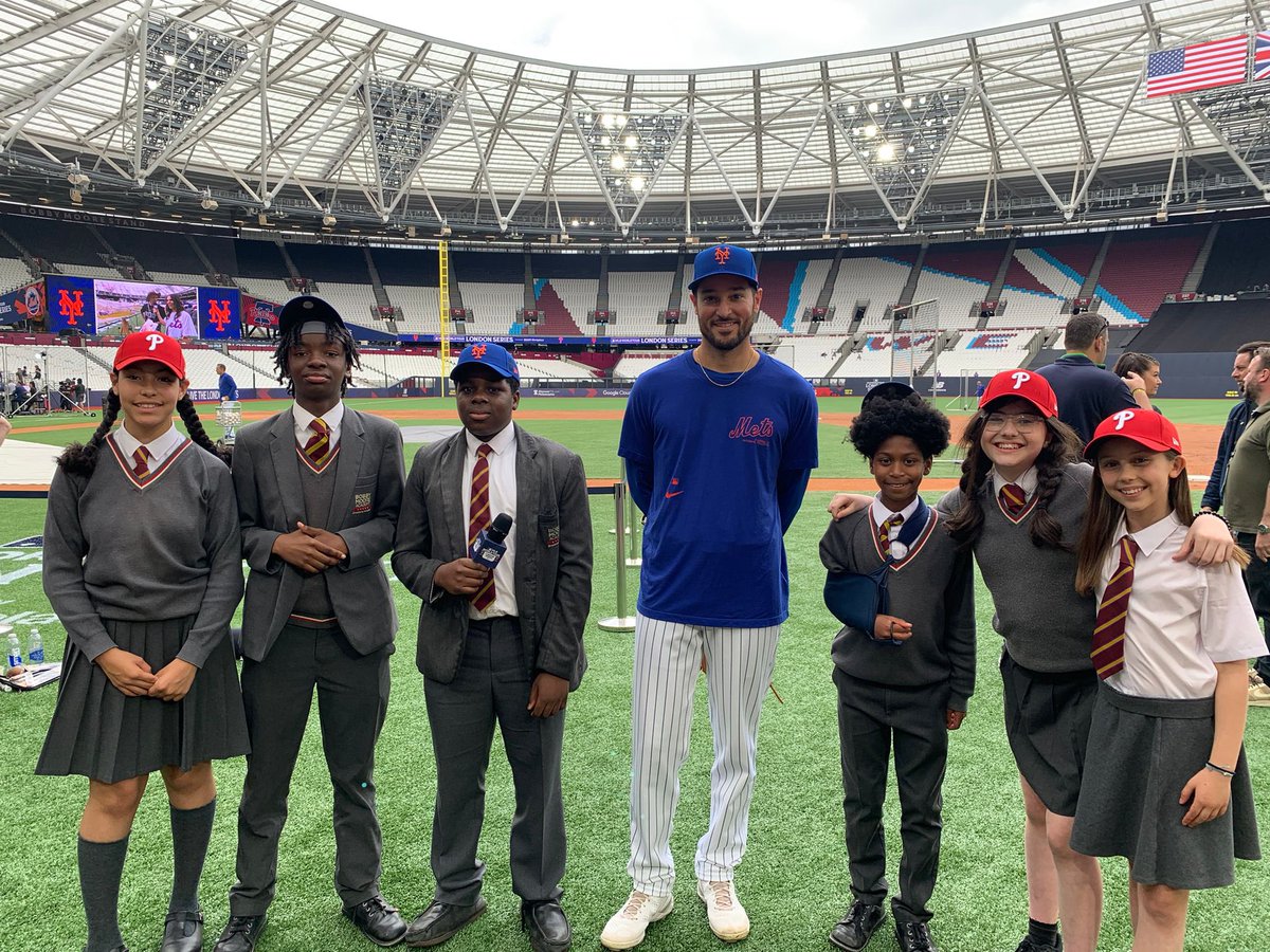 BMoore_Sport's tweet photo. 🎉✨ What an incredible day at the #LondonSeries MLB open workout! Our lucky students met and interviewed some of the best in the game. 🙌 https://t.co/wxrBEroBKW