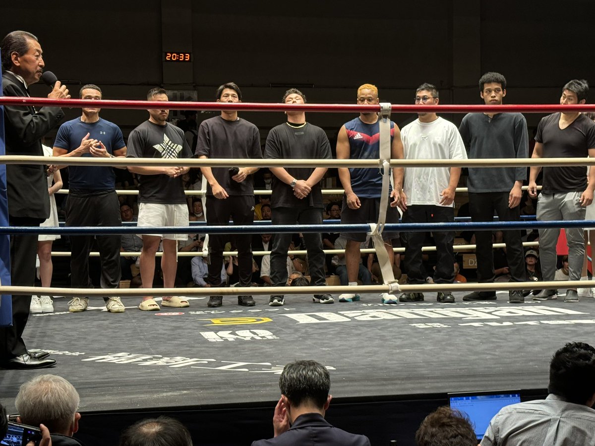 DanganPromotion's tweet image. DANGAN267 後楽園ホールに
重量級選手、他格闘技選手らが、来年行われるヘビー級1,000万トーナメントへの参加アピールの為、壇上に！本大会は、来年5月からスタートし、7月、9月、11月に行われ、優勝賞金は1000万円
問合せ：03-6272-8851

#ヘビー級　#ボクシング　#1000万円