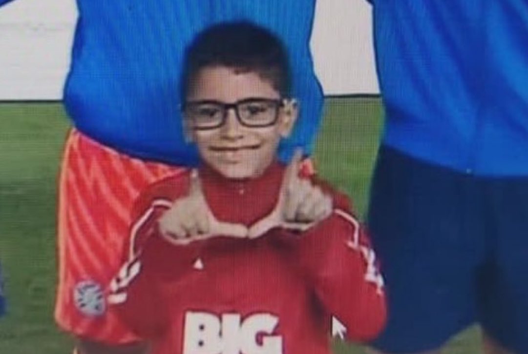 Tan chiquito y ya tomando las mejores decisiones de su vida💛❤️