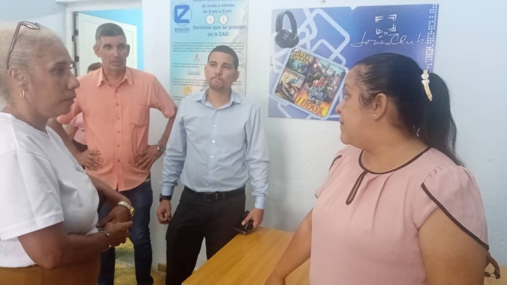 En mi recorrido por #Cárdenas, #Matanzas, visité el <a href="/JovenClub2/">Joven Club</a> donde intercambié con su colectivo sobre los servicios que brindan y la importancia de seguir avanzando, de conjunto con los organismos, en los trámites digitales que realizan la población. 
#JovenClubXCuba