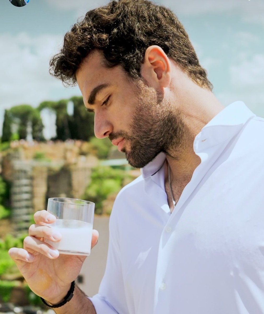 He looks so fine????