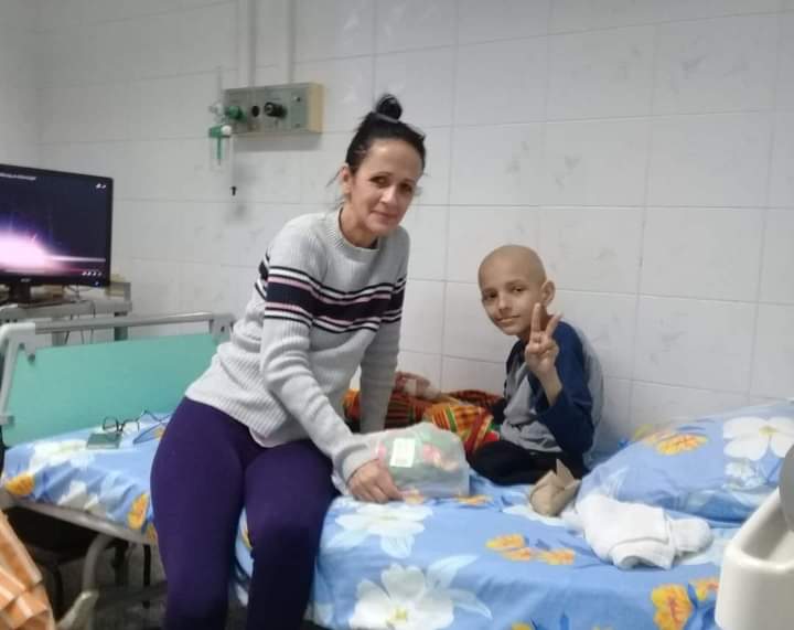 LiliamPinar's tweet photo. El servicio de  Oncohematologia del @DeHppp recibe en nombre de los jóvenes de @ETECSA_Cuba #PinardelRío un donativo de productos de aseo, libros infantiles, crayolas y lapices de colores para dibujar para los niños que se encuentran hospitalizados.  
#CubaPorLaVida https://t.co/csmau3qepi