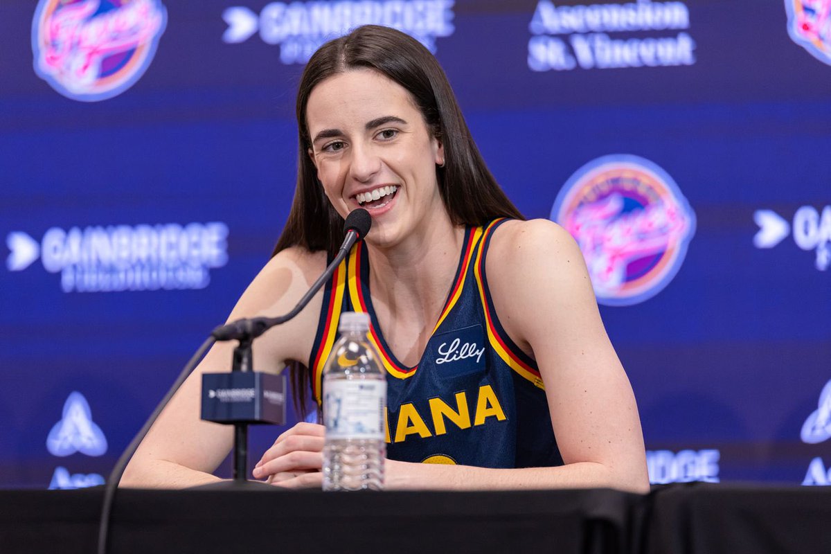 pacersmuse's tweet photo. Caitlin Clark tonight:

30 PTS
8 REB
6 AST
4 STL
7 3PM (!!)
53/54%

Her. https://t.co/5OTCOV7exP