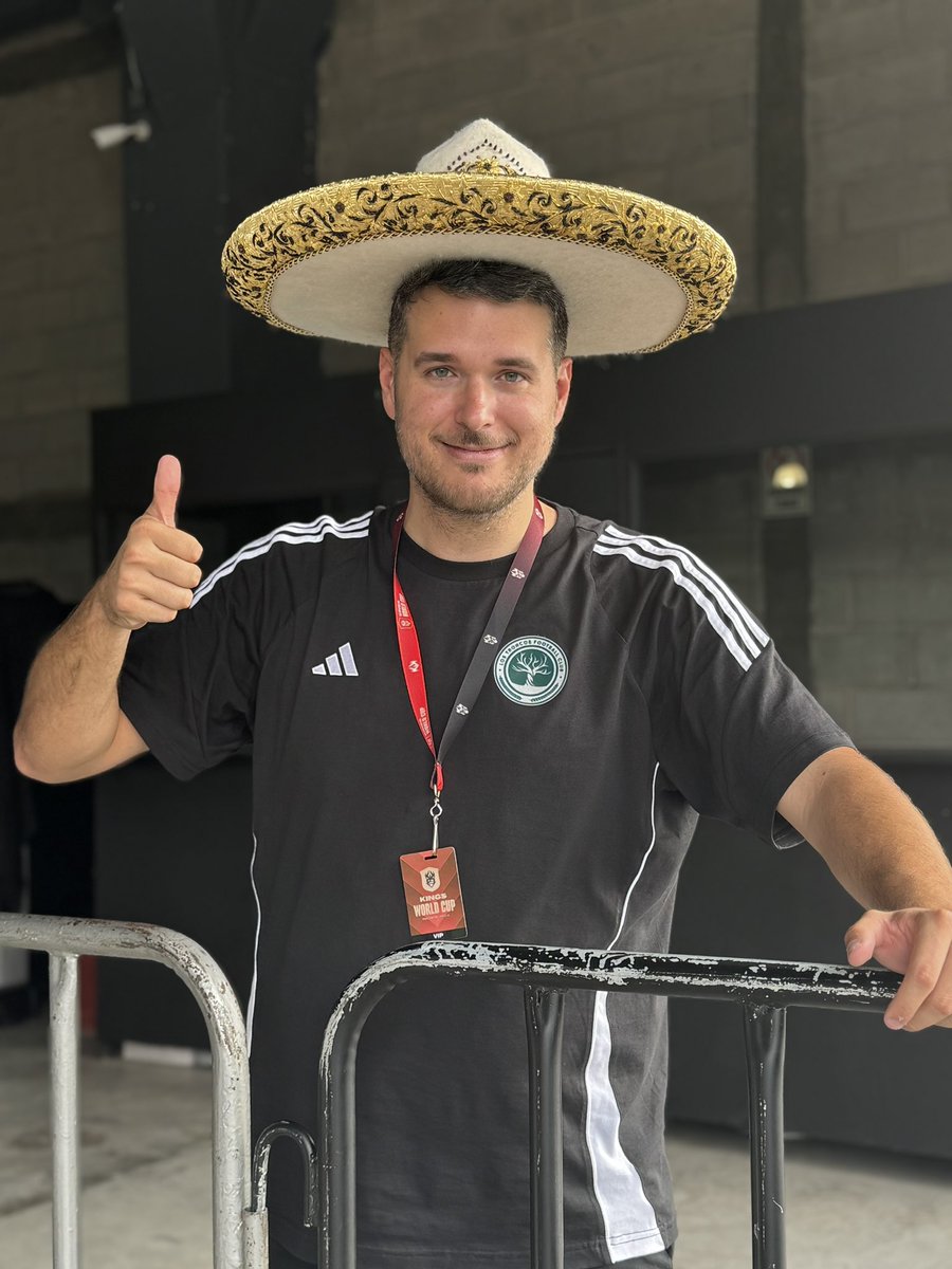 PerlaShirt's tweet photo. @Perxitaa  mexicano 💚🪵 troncos por siempre https://t.co/OYRAC8Ekje