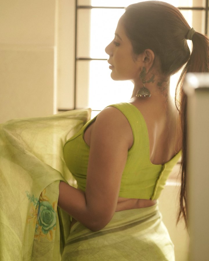 GPhDTAgaUAAeoUr?format=jpg&name=900x900