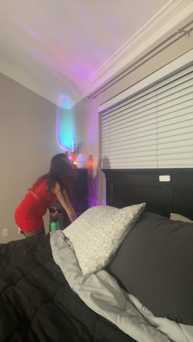 Cadence Lux is live now! https://t.co/ayF84pZHvI https://t.co/GXQH71X1gB