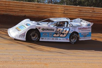 .<a href="/devinmoran99/">Devin Moran</a> breaks <a href="/EldoraSpeedway/">ELDORA SPEEDWAY</a> curse with Friday night feature victory

Read it here--> motorsportsreport.net/article/devin-… #DirtLM