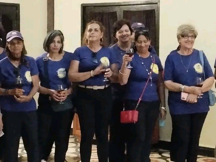 ¡Una verdadera familia donde el amor manda!

Muchísimas felicidades, muchísimas gracias por estos 15 años de #AmorInfinito a "Mi Familia en Antena"

#ProvinciaGranma