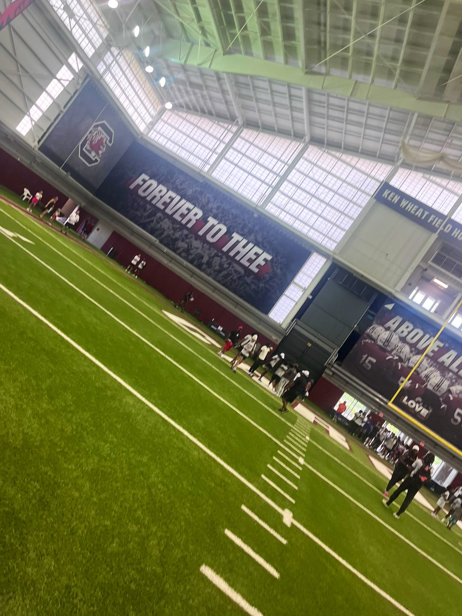 calebsanders0's tweet image. Had a great time at usc today and got some good work in 2nd camp of the week and I appreciate you for having me @GamecockFB