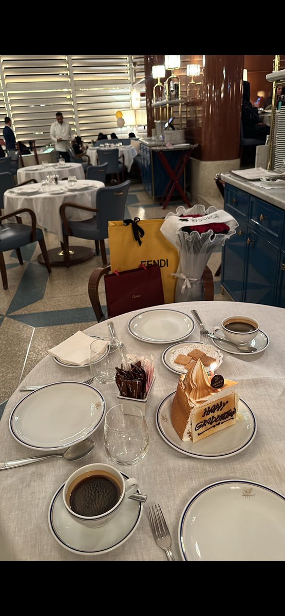 سّرني تخرجك ياكل السرور 🤍