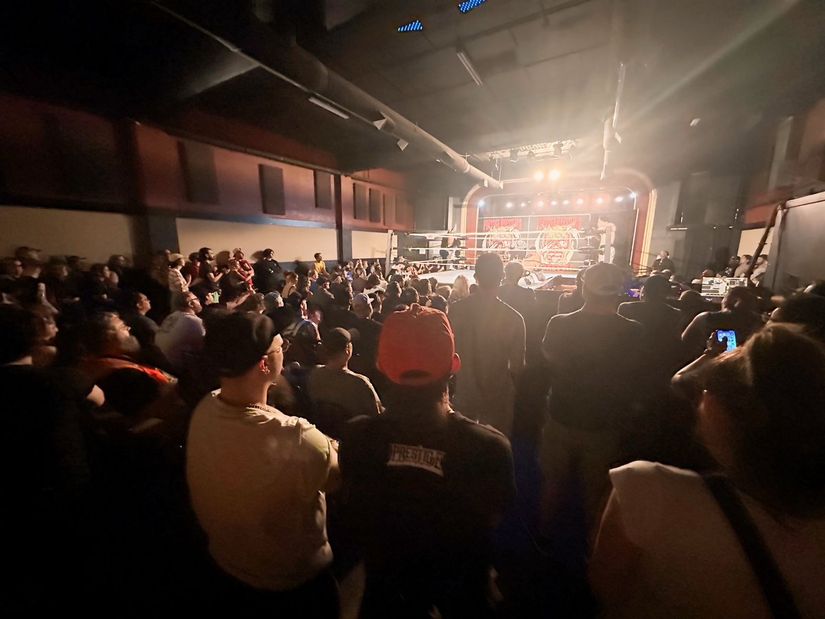The #prestigealive 3 crowd tonight is insane. Let’s fucking gooooo. 
<a href="/WrestlePrestige/">Prestige Wrestling</a>