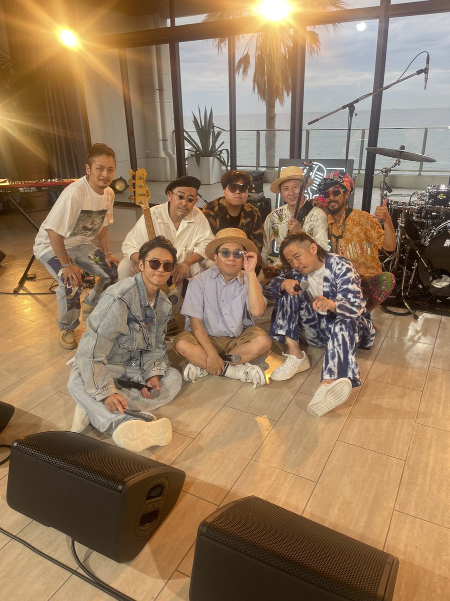 _RHYMESTER_'s tweet photo. OPEN MIC 24th シリーズは LITTLE（KICK THE CAN CREW）、Mummy-D（RHYMESTER）、
Hilcrhyme の３人＋フルバンドでセッションするラップセレクション
スキルフルな生バンドサウンドが盛り上げる、ここでしか聴けないスペシャルなセッション
シリーズ１本目は、 KICK THE CAN CREW の大ヒットナンバー「マルシェ」、「千％」、「アンバラン
ス」の３曲をメドレー
普段とは違うメンバーに加えてバンドサウンドのアレンジも入った、見逃し厳禁の豪華セッションを
お楽しみください
https://t.co/fHwUbps49c

 #MUMMYD