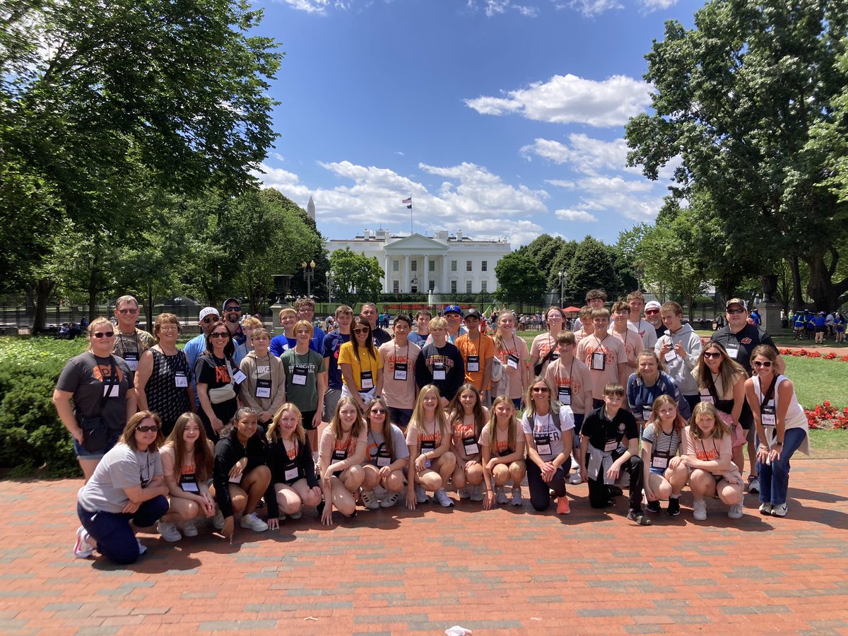 J24Carver's tweet photo. Great 1sr day! Smithsonian, White House, and several memorials. https://t.co/GFOMFaHoS4