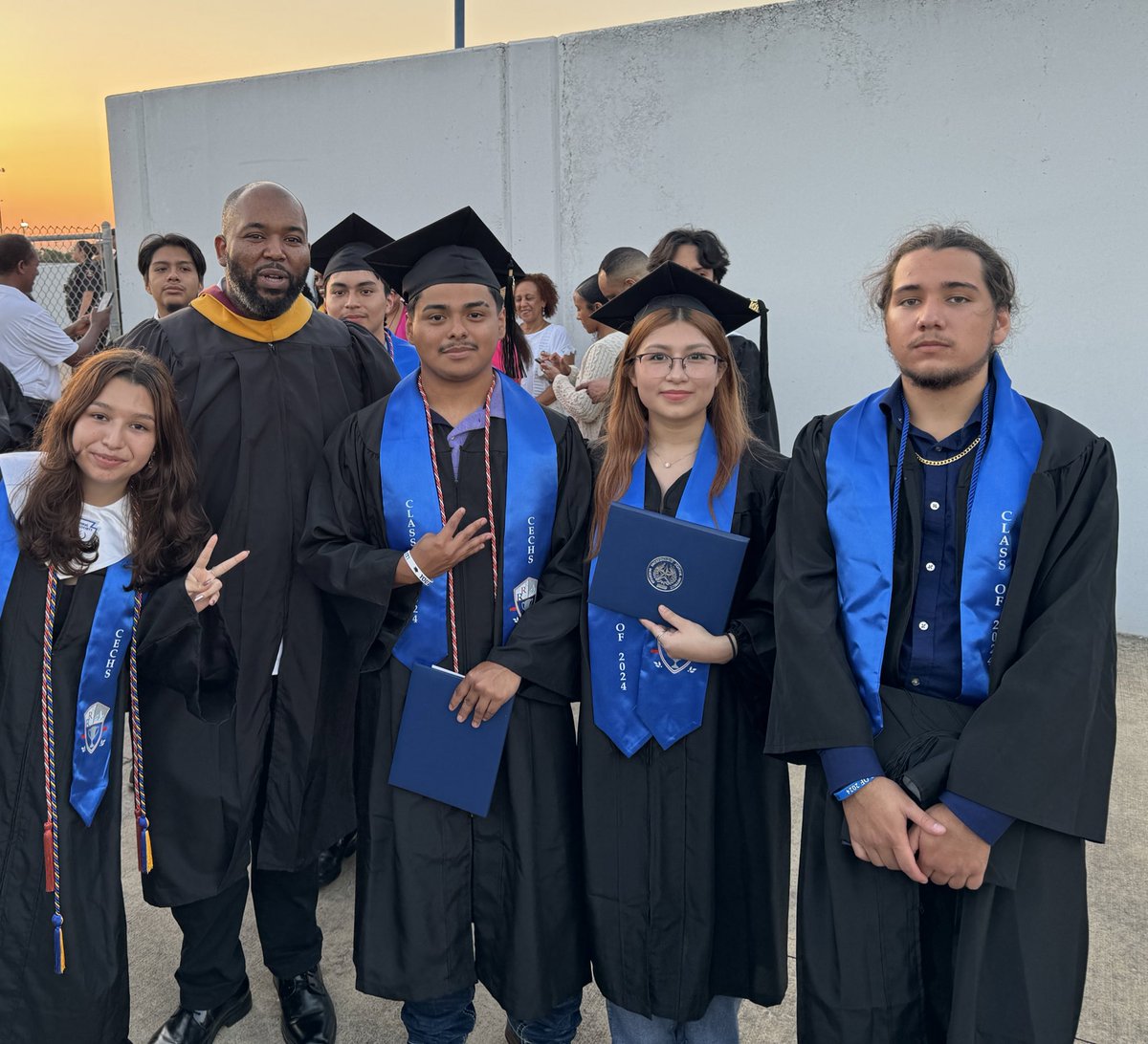 profmikej's tweet photo. Congratulations to the 20th Graduating Class of @ChallengeECHS #johnsonsjokers #johnsonsjungle https://t.co/jxBSfX3bRn