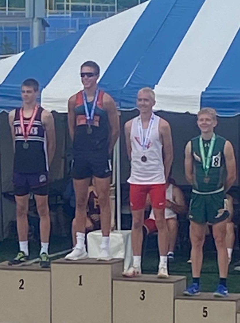 LFCtracknfield's tweet image. 🥇 State Champion🥇
Jayce Kiehne wins the 800m

🚨🚨School Record time of 1:53.11